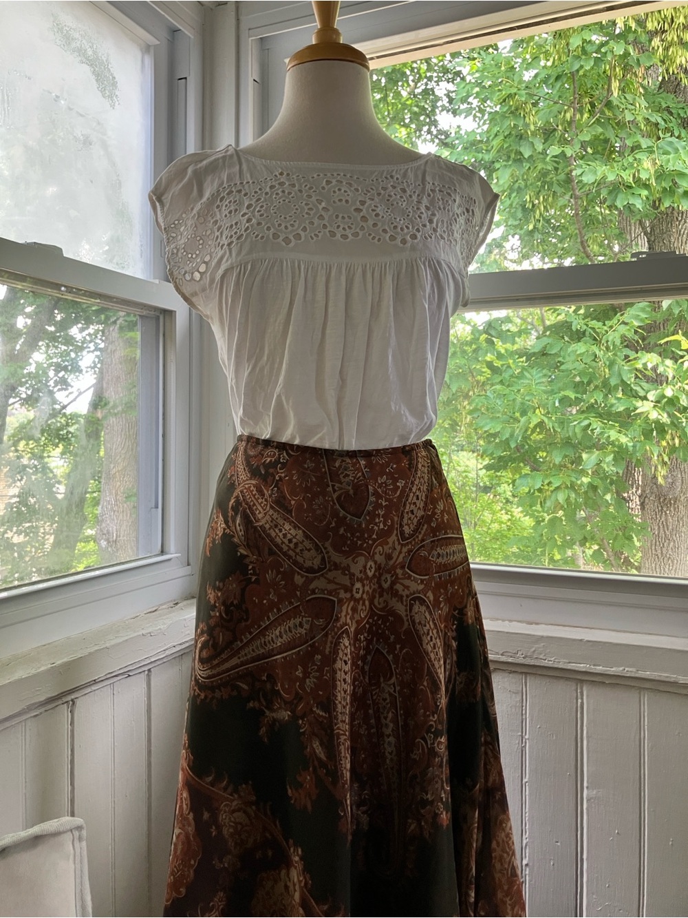 Vintage Y2K LOFT white eyelet 100% cotton top